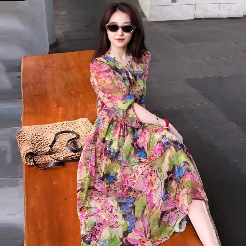 法式洋气V领碎花连衣裙女2025年夏季新款长裙宽松显瘦减龄裙子女
