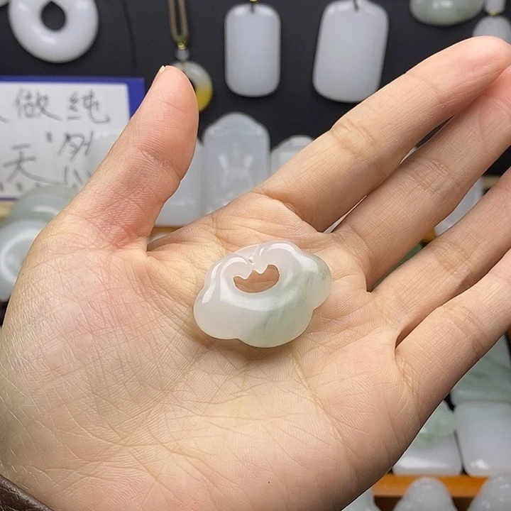 石英质玉颈饰未镶嵌?****?