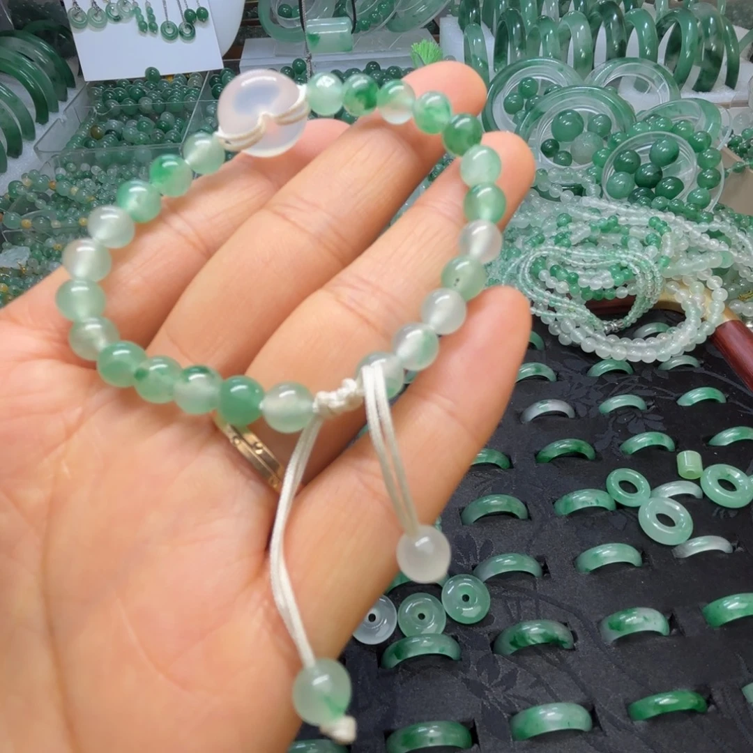 石英质玉（非洲翠）未镶嵌散珠飘花手串