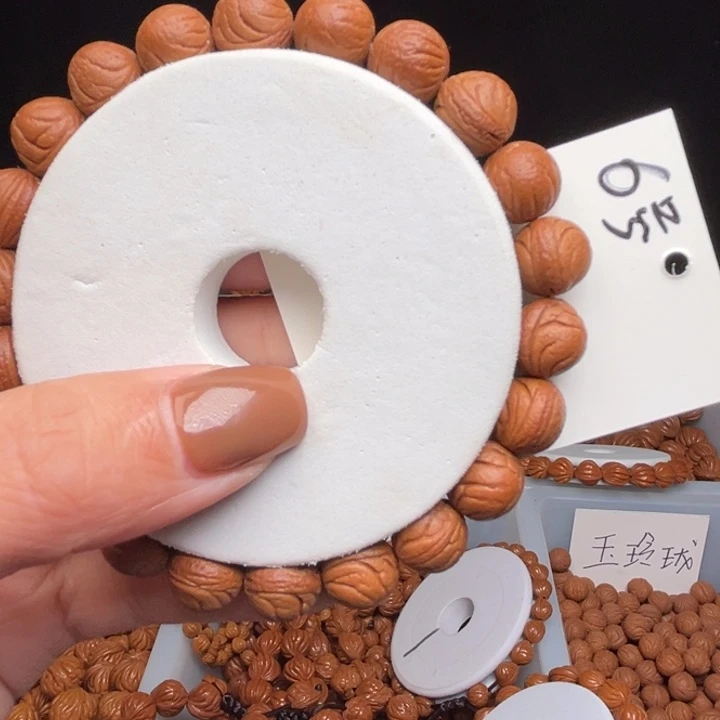 吊坠桃核玉玲珑11左右22颗