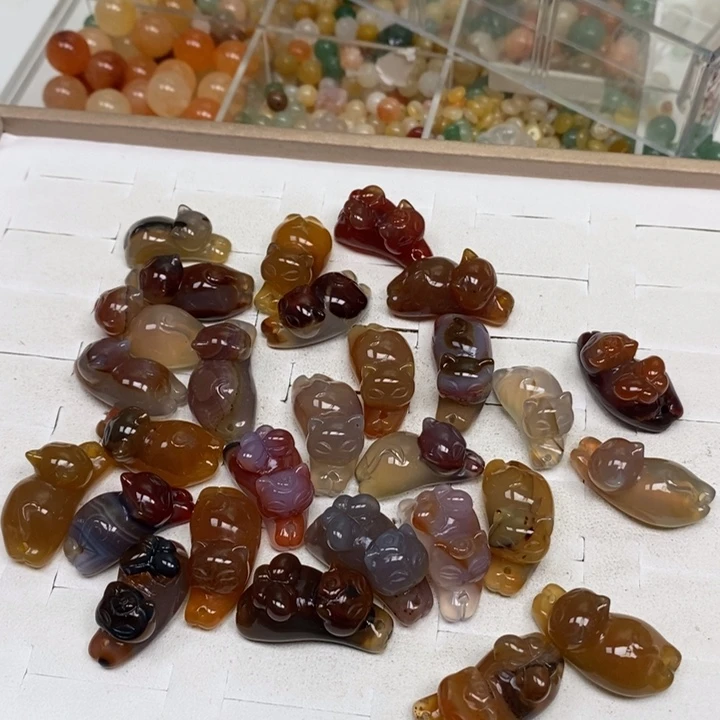 玛瑙/玉髓未镶嵌颈饰1个特色趴趴猫，直播间选