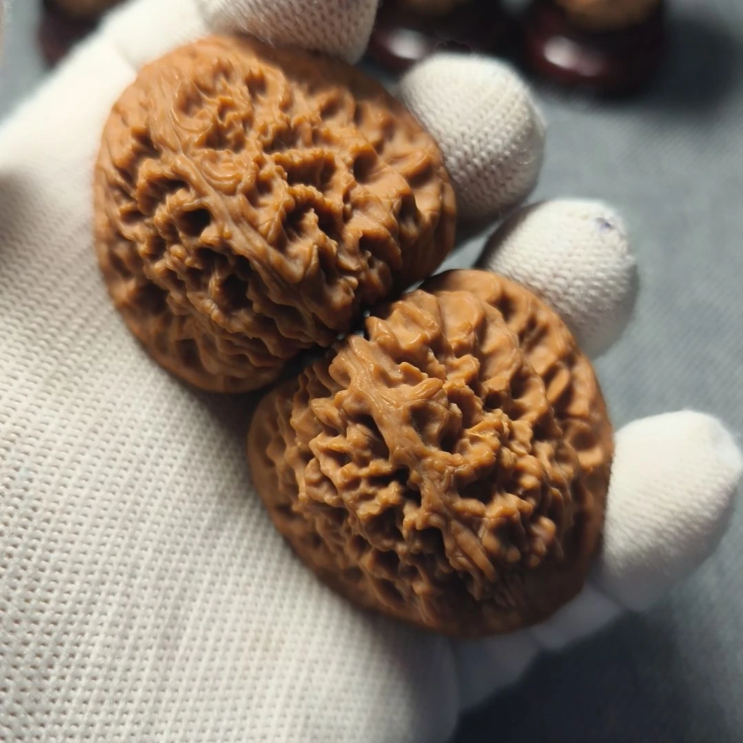 文玩核桃把件高炮三角南疆石核桃