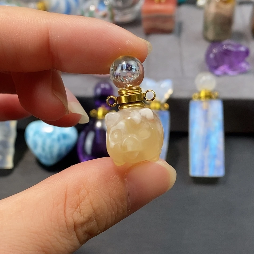 查罗石合金颈饰香水瓶