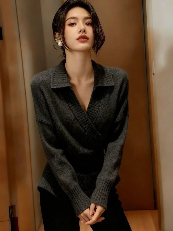 高级感法式时尚收腰V领针织衫上衣冬季新款气质显瘦内搭加厚毛衣
