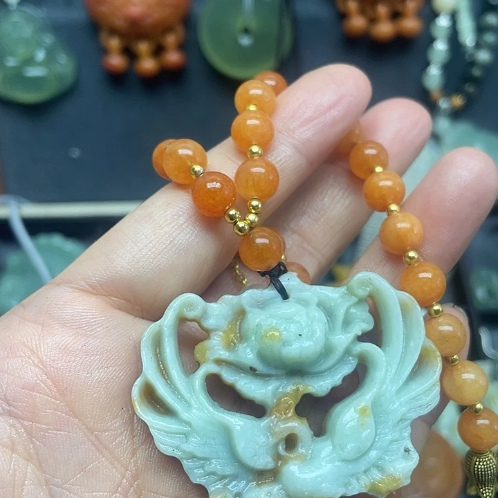 未镶嵌蛇纹石玉颈饰