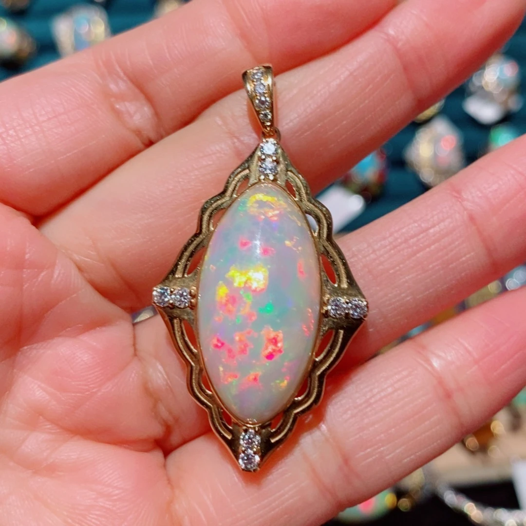 欧泊欧泊吊坠18K金镶嵌