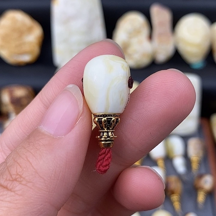 琥珀未镶嵌裸石11三通c868