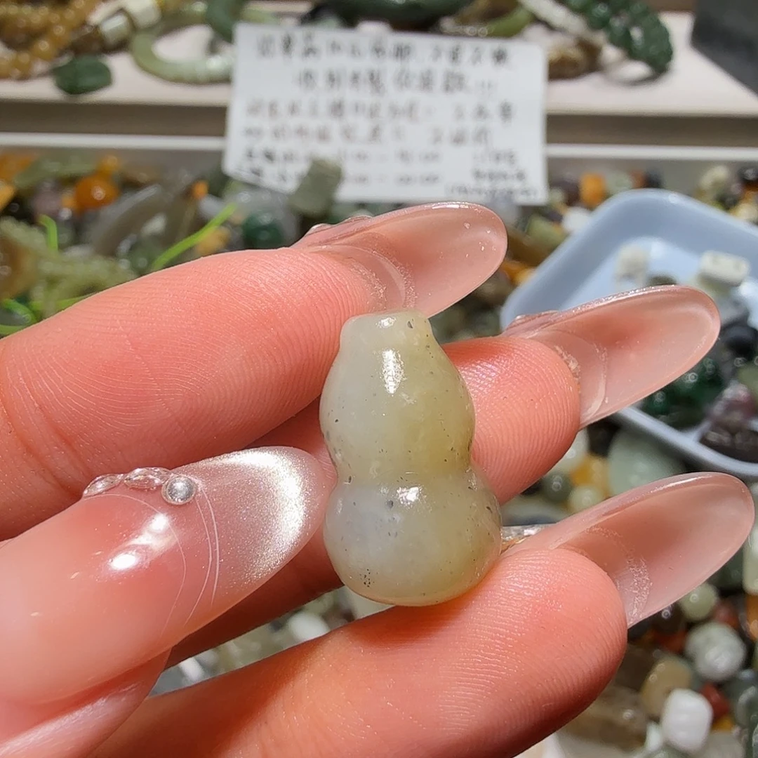 和田玉未镶嵌珠宝奇石