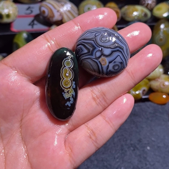 玛瑙/玉髓珠宝奇石未镶嵌成**彦