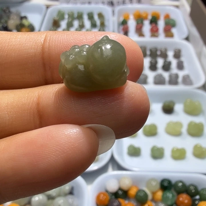未镶嵌和田玉珠宝半成品