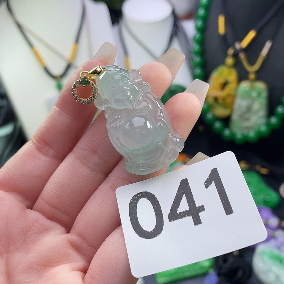 翡翠未镶嵌吊坠(赠链)