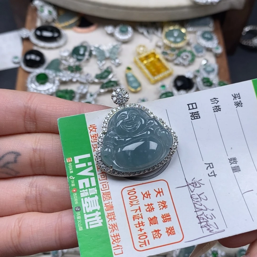 翡翠颈饰未镶嵌翡翠