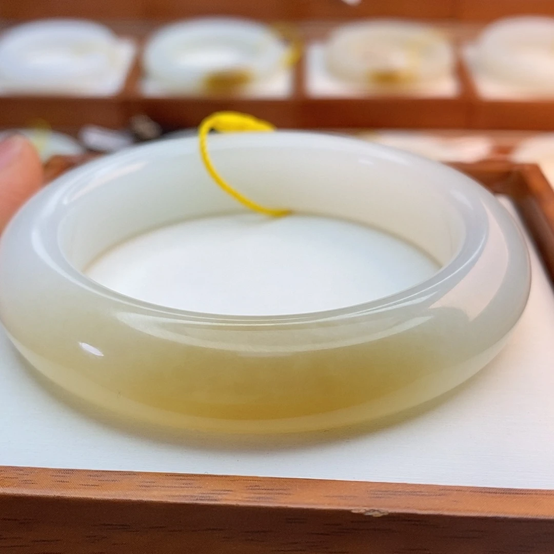 和田玉（糖玉）未镶嵌手链