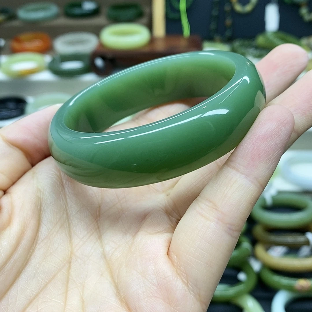 【闪购商品】未镶嵌手镯和田玉（碧玉）