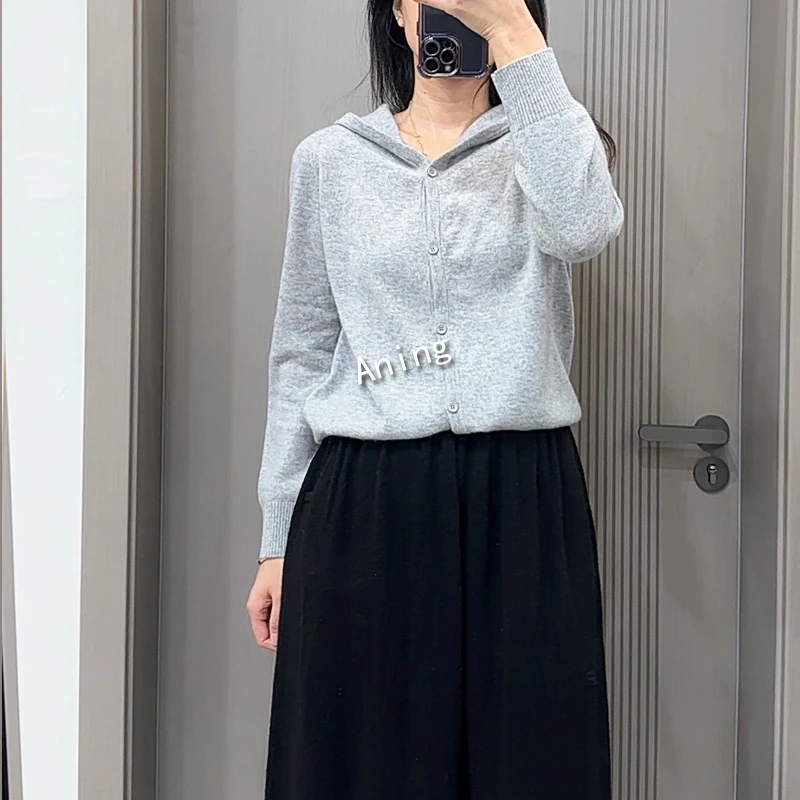 孤品随缘 捡漏【康赛妮100%纯山羊绒】连帽开衫浅灰色适合130斤以内