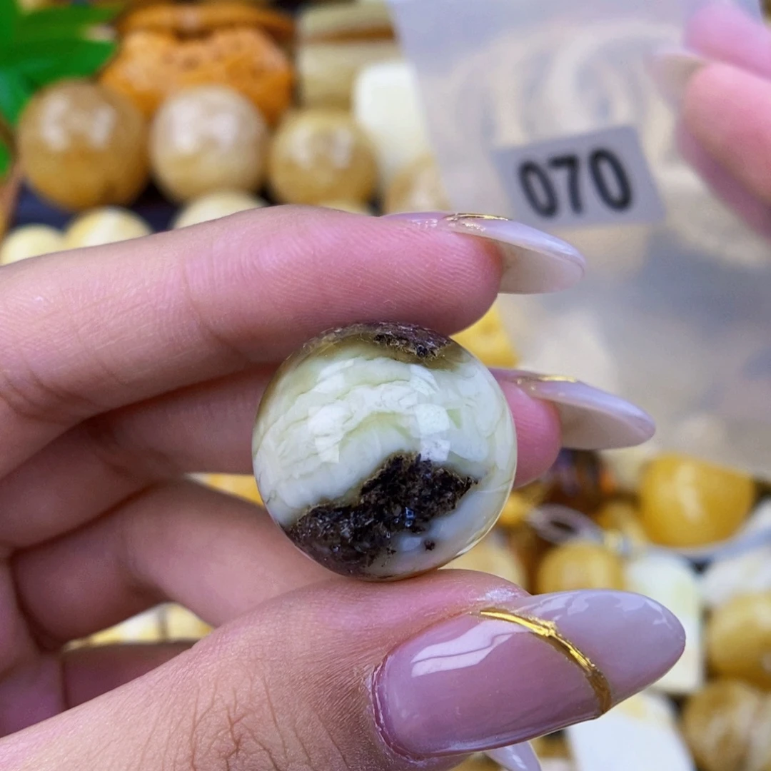 未镶嵌琥珀珠宝奇石20.8 奥利奥