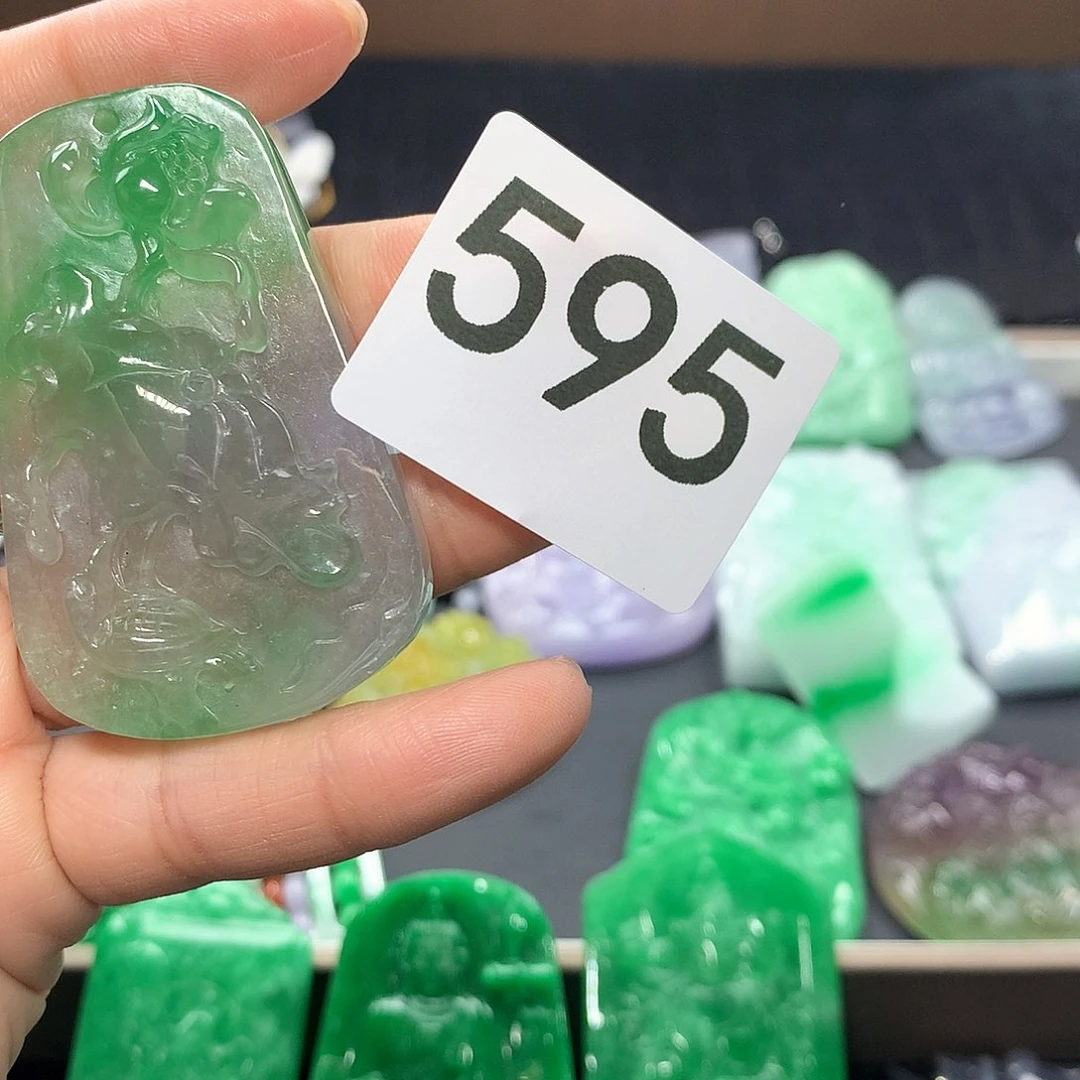 翡翠颈饰未镶嵌不