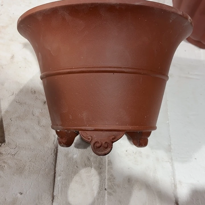 紫砂花盆a****梅微瑕腰线云足红色