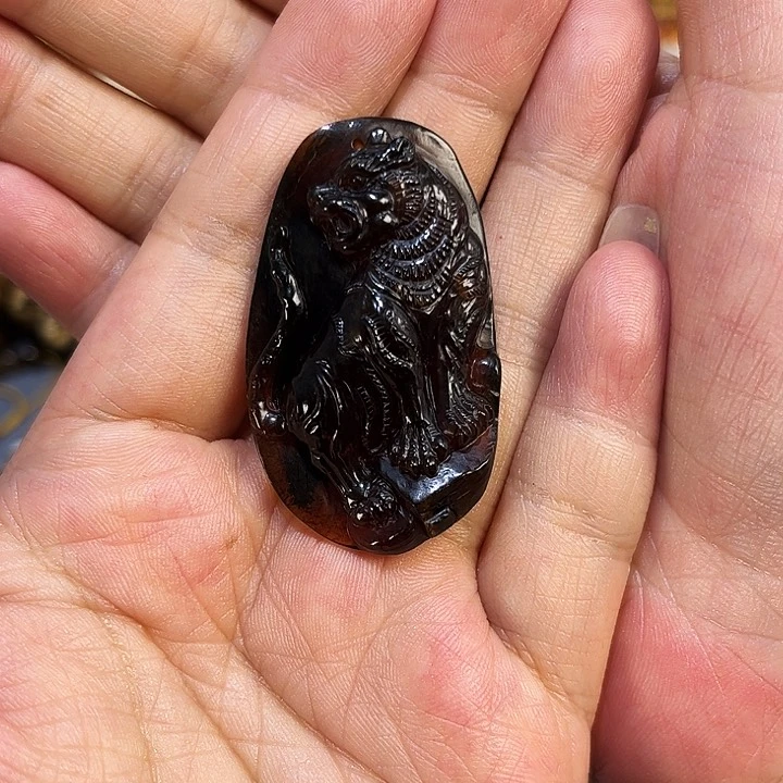 未镶嵌琥珀裸石抚顺琥珀30205虎牌