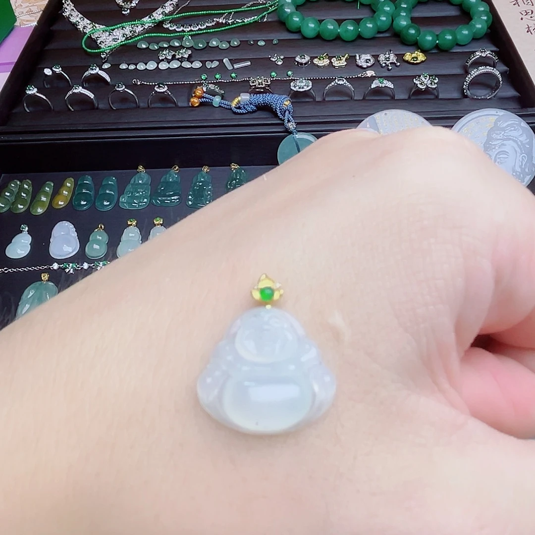 翡翠18K金镶嵌颈饰翡翠