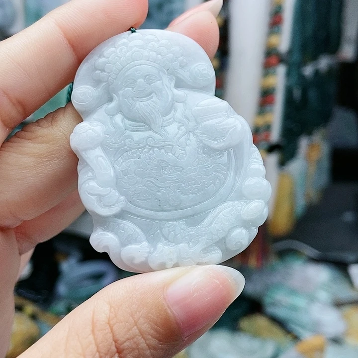 颈饰足铂镶嵌翡翠翡翠