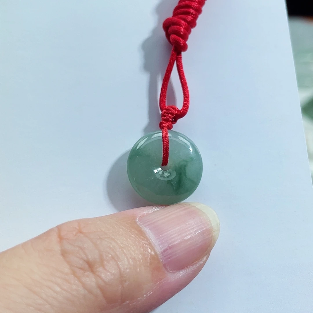 颈饰未镶嵌翡翠平安扣