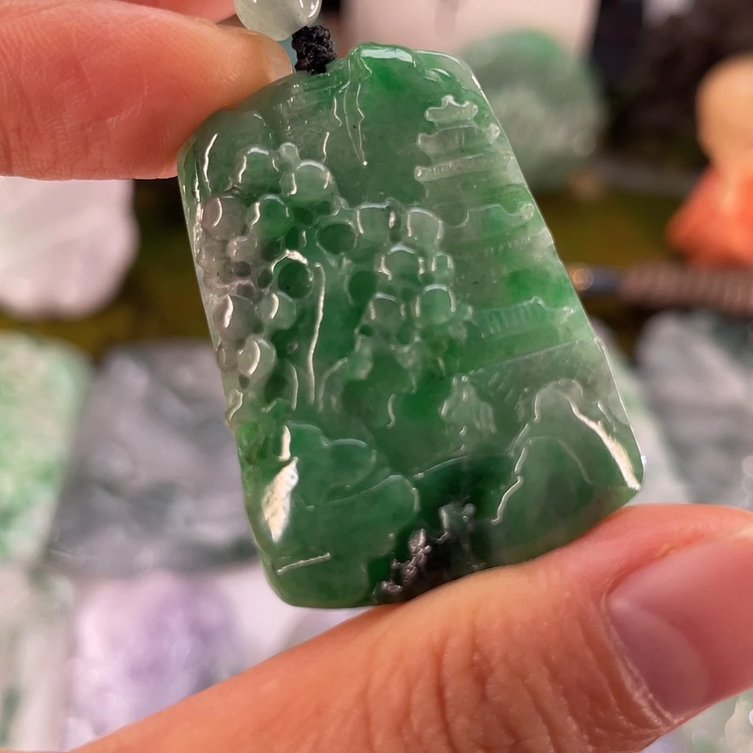 翡翠未镶嵌颈饰山水牌