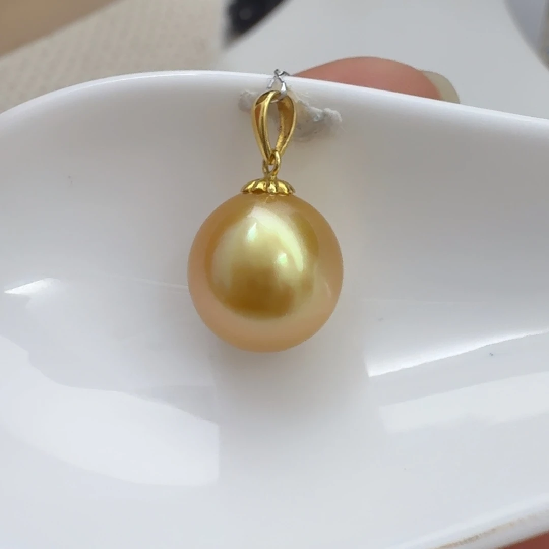 18K金镶嵌海水珍珠颈饰