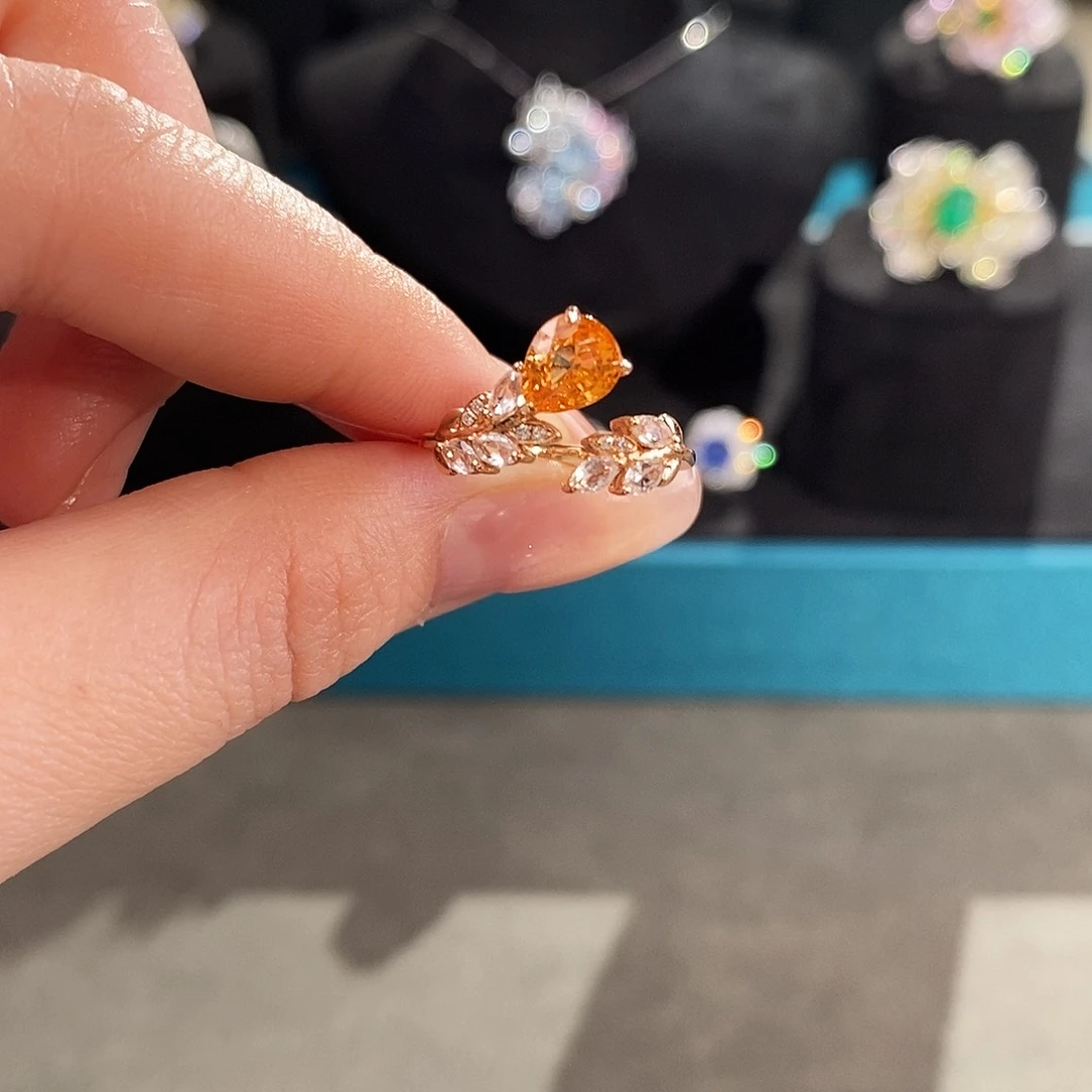 戒指18K金镶嵌石榴石（芬达石）1.19ct