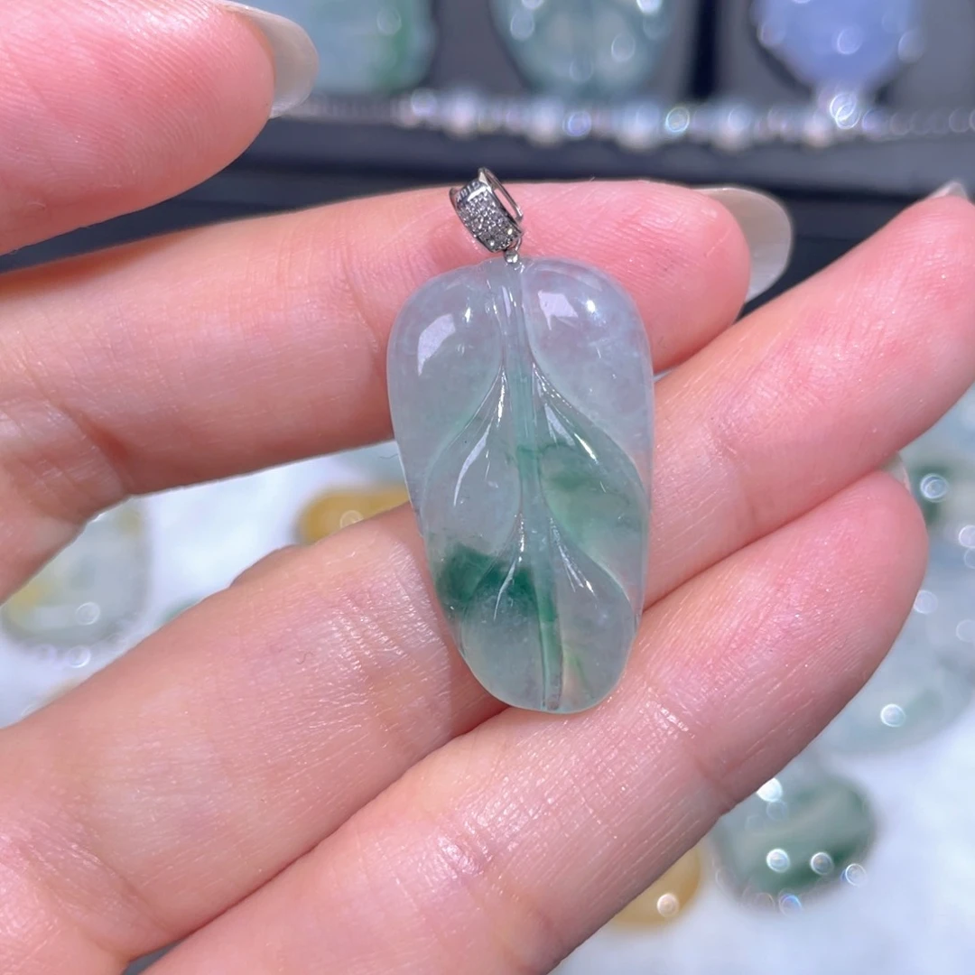 颈饰18K金镶嵌翡翠翡翠