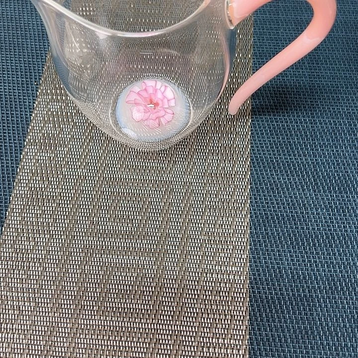 公道杯一只装恭喜发财