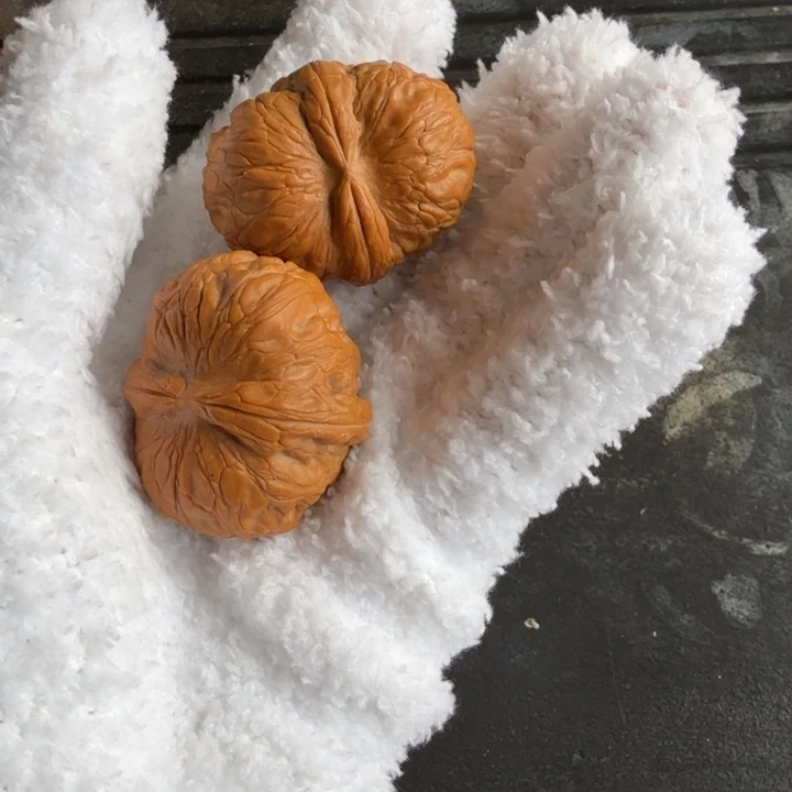 張***文玩核桃吊坠元宝