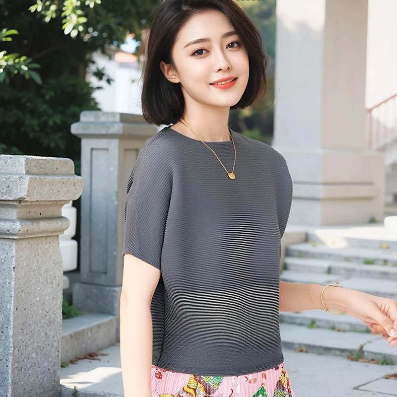 肌理感褶皱上衣洋气压皱蝙蝠衫三宅风夏季短袖T恤衫纯色百搭女装