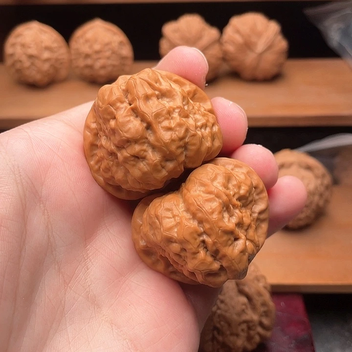 吊坠文玩核桃41全品毕业红皮蛤蟆头40克