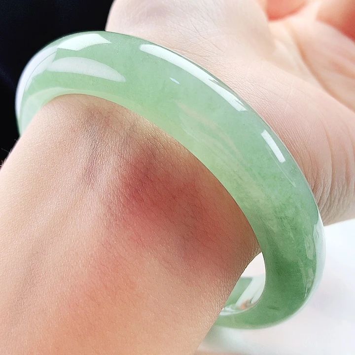翡翠未镶嵌手镯57圈