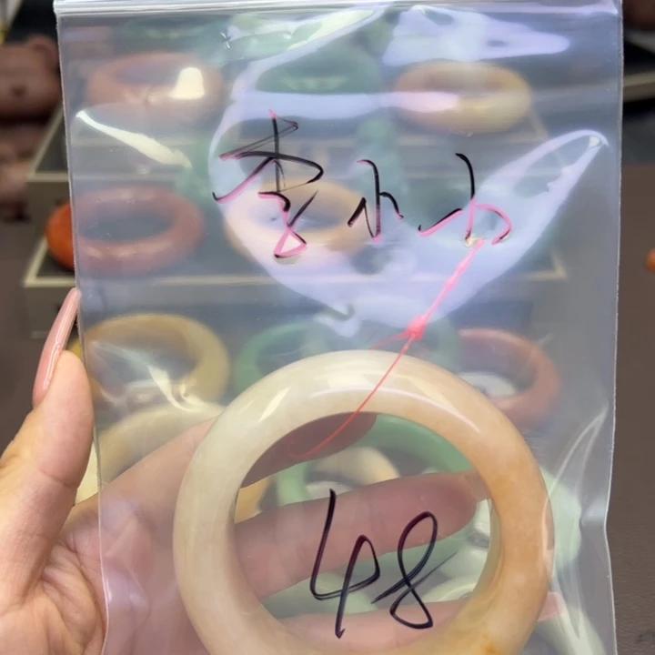 未镶嵌手镯石英岩玉李****1