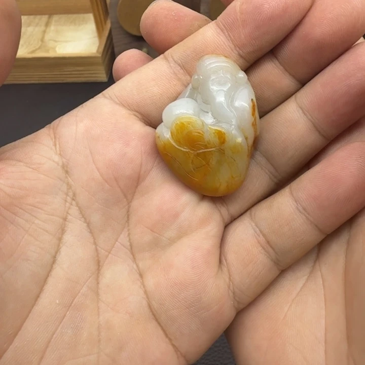颈饰未镶嵌和田玉人***年