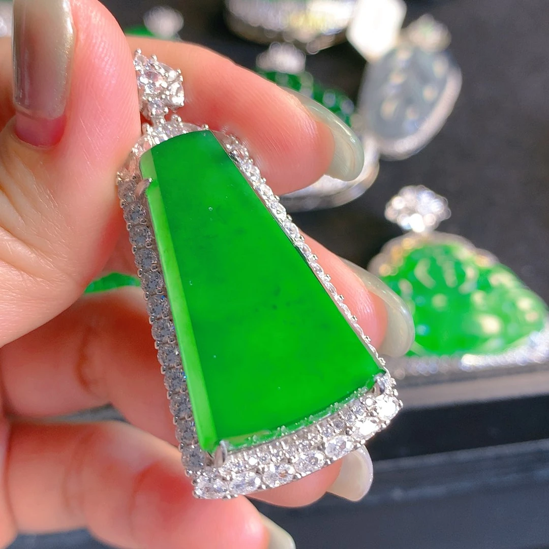 翡翠颈饰银S925镶嵌翡翠