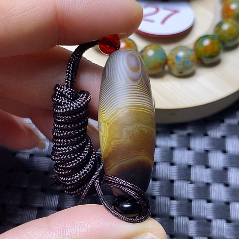 未镶嵌颈饰玛瑙/玉髓海**狗