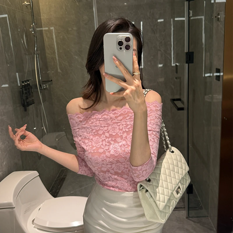 【漫花沁粉】高级感蕾丝一字肩上衣女夏季纯欲显瘦性感小心机T恤