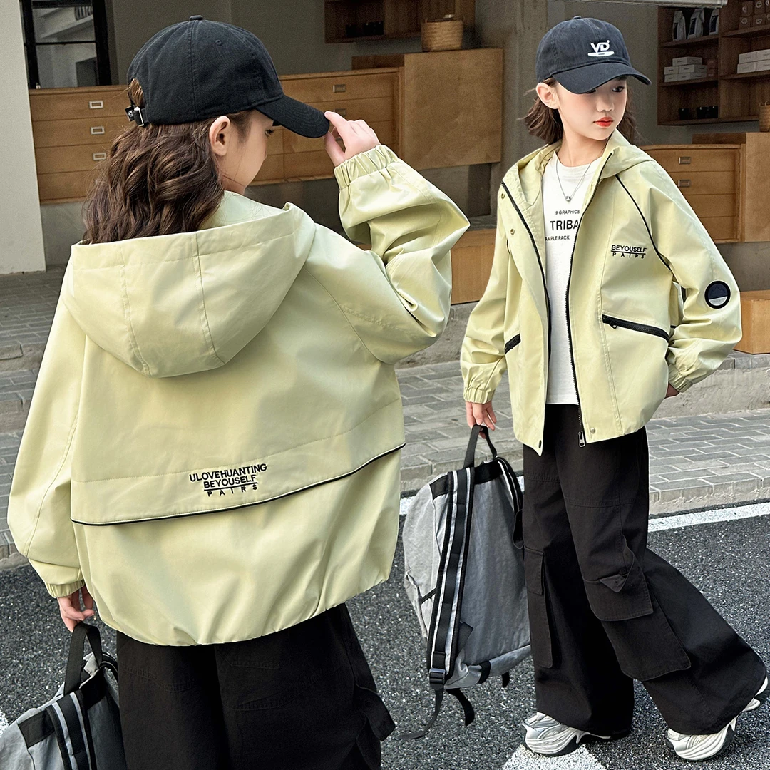女童秋装套装2025运动休闲外套大童秋季防风外套儿童直筒牛仔裤