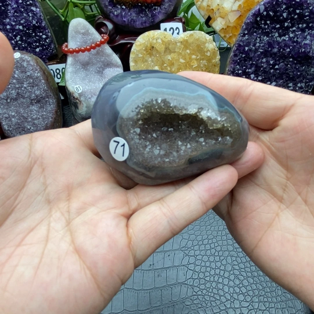 紫晶未镶嵌大型摆件（非配饰）