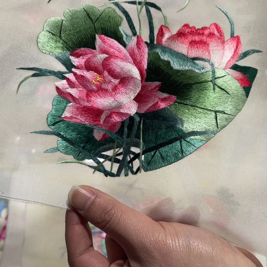 刺绣纯手工制作的一款