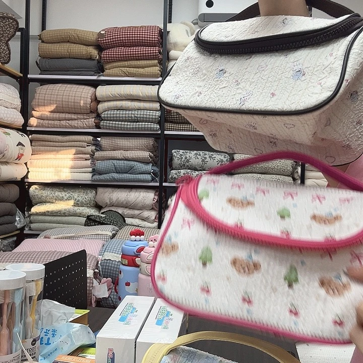 化妆包sdgohfdfjjhf