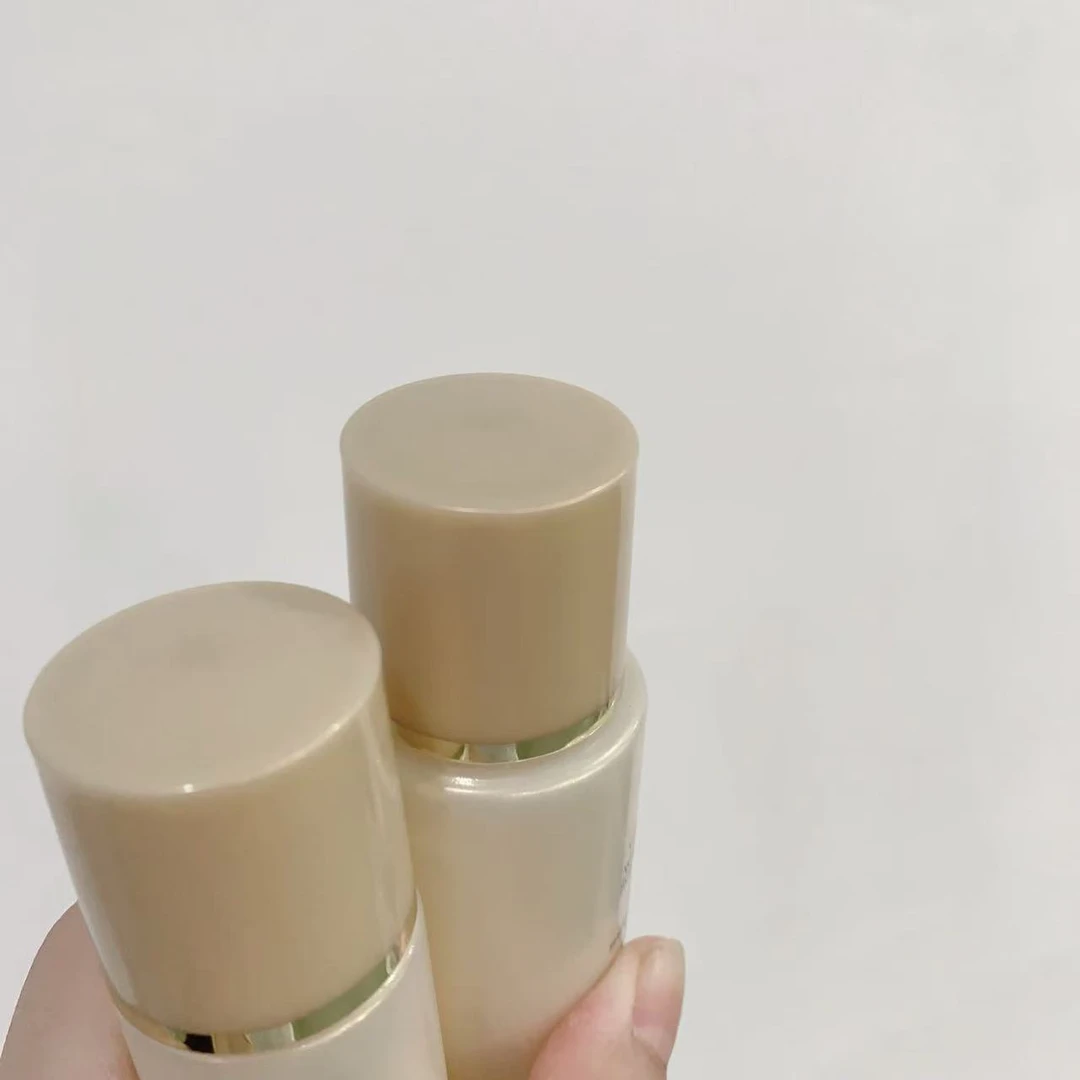 盈润紧致 焕亮光采水/乳