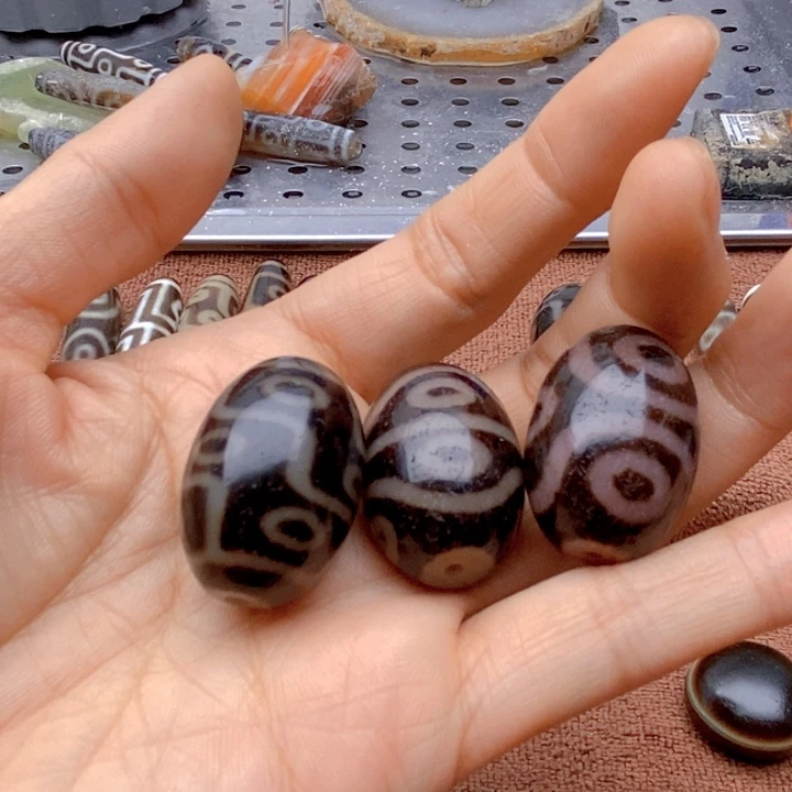 合金颈饰玛瑙/玉髓悟*?