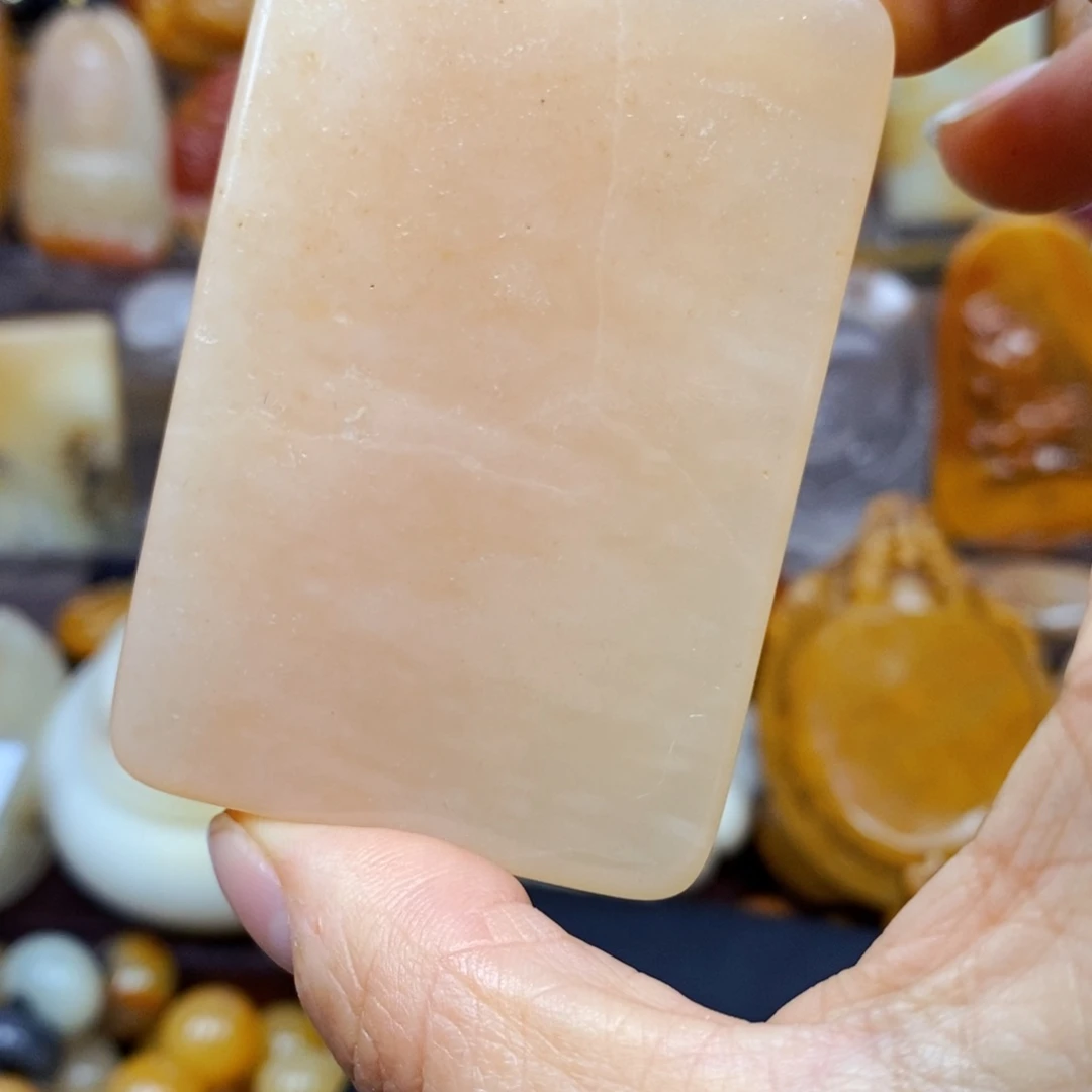 石英质玉（黄龙玉）颈饰未镶嵌