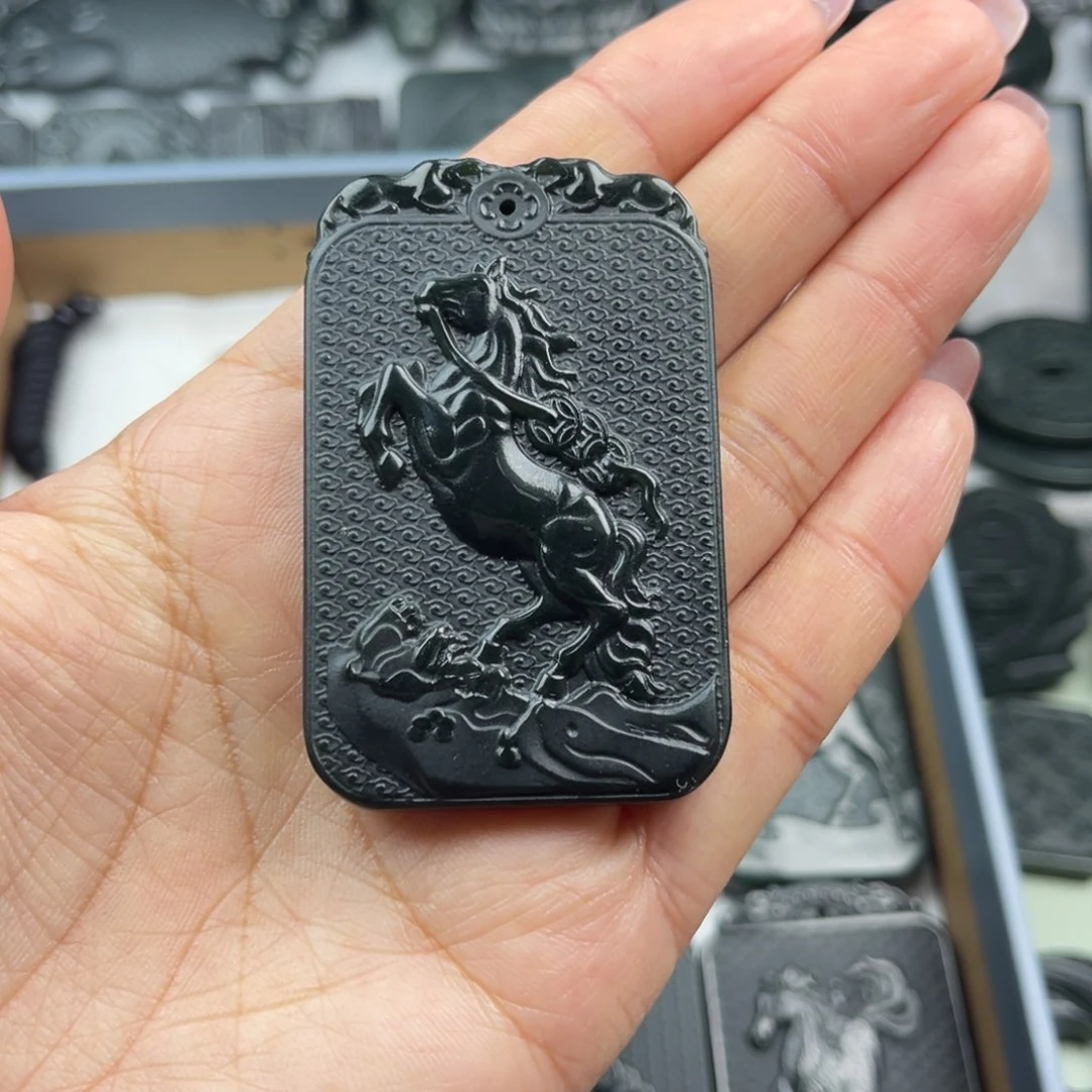 和田玉未镶嵌颈饰吃***肉