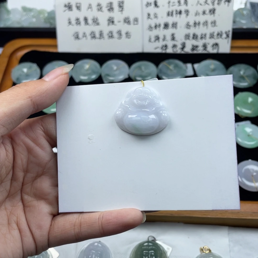 翡翠未镶嵌颈饰佛公