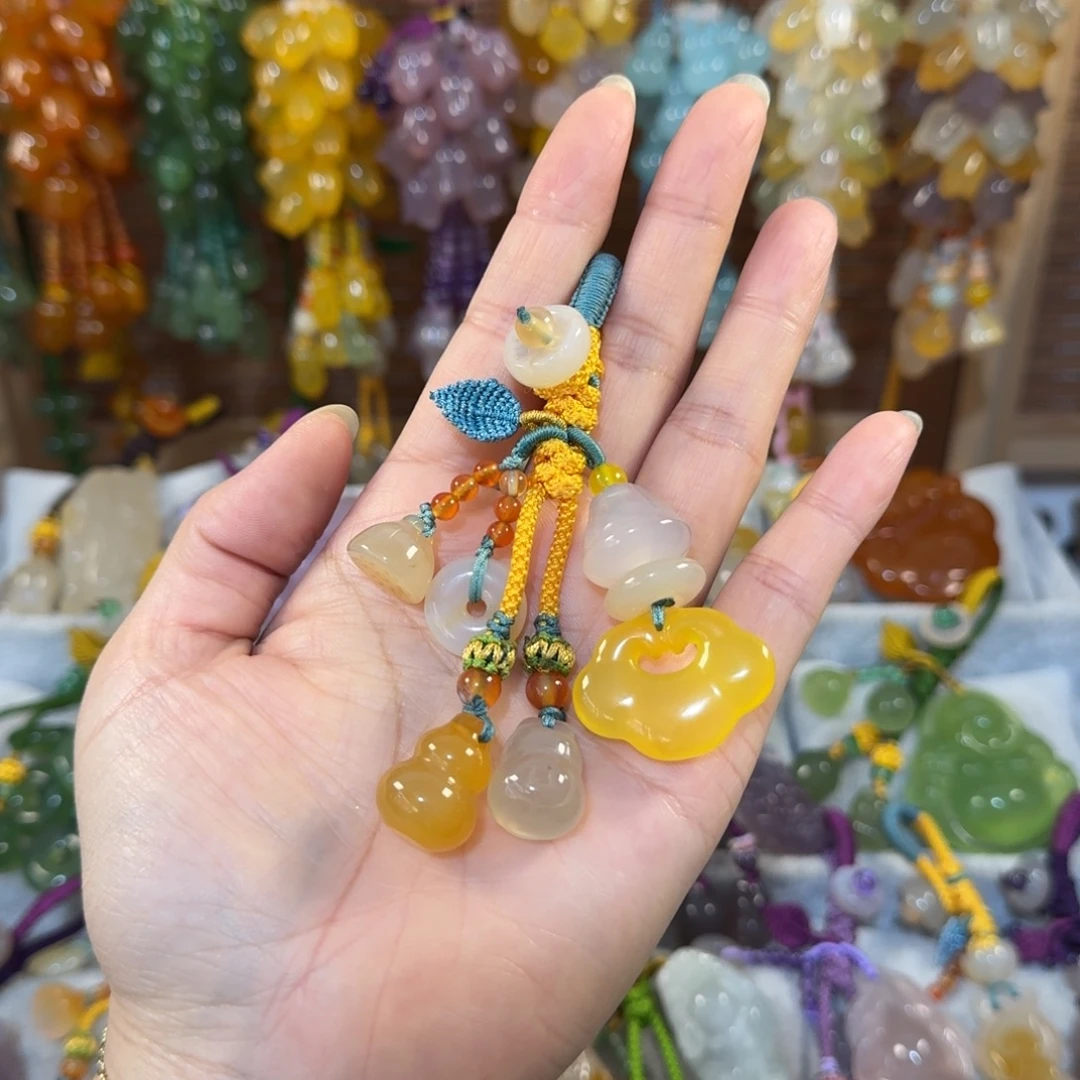 玛瑙/玉髓未镶嵌钥匙挂件